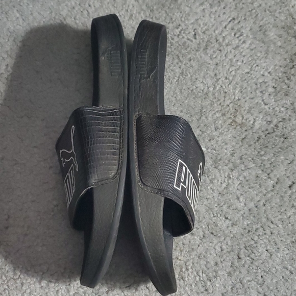 🖤Men size 8 Puma Slides🖤 - Picture 4 of 5
